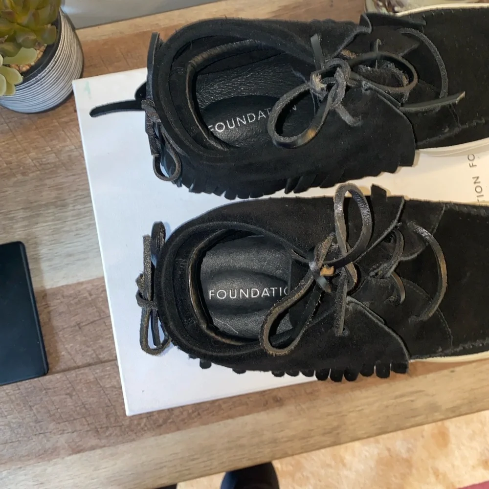 NWB!! Foundation Footwear Native Black High-Top Fringe Moccasin Sneakers Size 11 - Picture 7 of 14